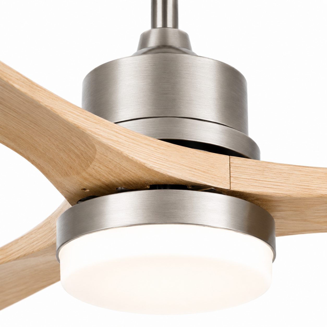 Ventilateur de plafond Ventalia Noyer 52" — bois, LED, télécommande & moteur DC 6 vitesses