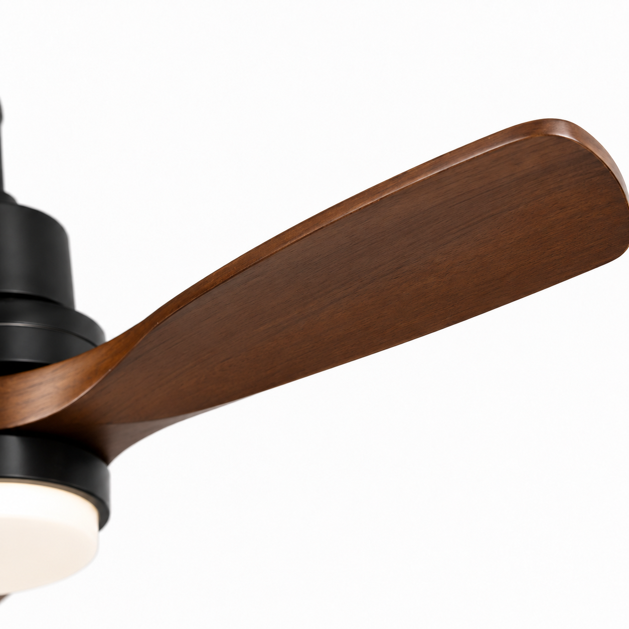 Ventilateur de plafond Ventalia Arbo 52" — bois, LED, télécommande & moteur DC 6 vitesses